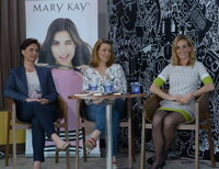 Rok E-žien máj 2016 - zľava Zuzana Hanzelová, Barbara Buľubašová a Zuzana Ondrisová