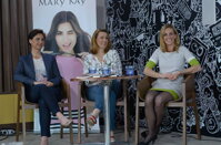 Rok E-žien máj 2016 - zľava Zuzana Hanzelová, Barbara Buľubašová a Zuzana Ondrisová