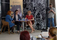 Rok E-žien máj 2016 - zľava Andrea Trávničková, Zuzana Hanzelová a Gabriela Revická