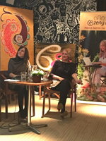 Rok E-žien - Marec 2016 - rozhovor s hosťkou Zuzanou Beňovou (z pravej strany Gabriela Revická)