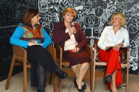 Rok E-žien - október 2015: Z ľavej strany Andrea Trávničková (ambasádorka E-žien), Hanka Ščibrányová (Inštitút Virginie Satirovej) a Gabriela Revická