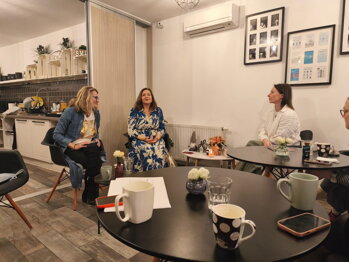 E-ženy a virtuálne asistentky